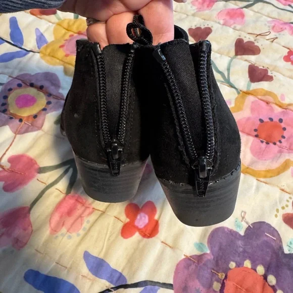 Old Navy Girls Ankle Boots ~ 1 - Picture 5 of 6